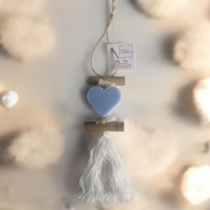 Guirlande de savon décorative et parfumée en forme de cœur senteur écume et de couleur bleue