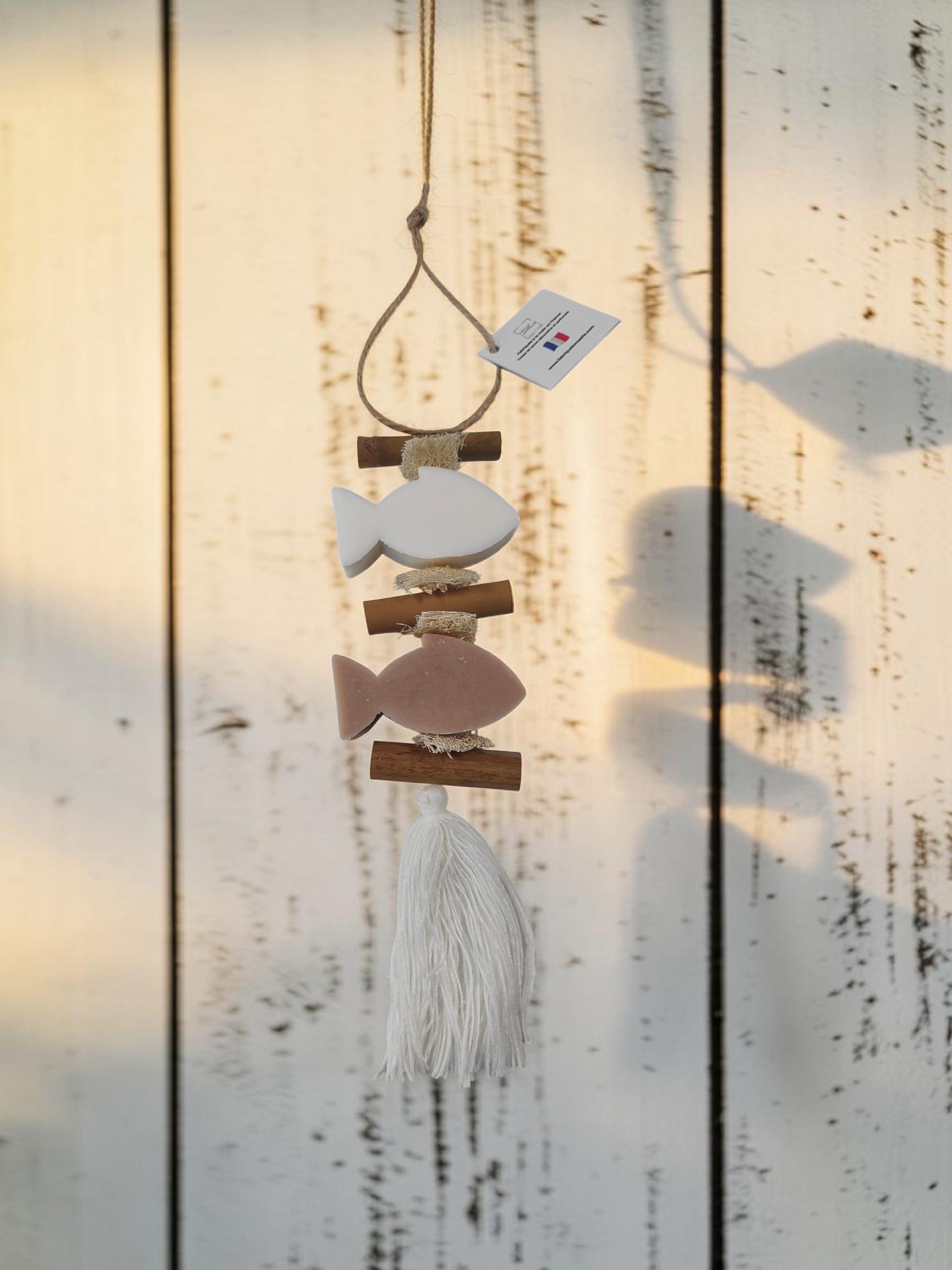 Tresse de savons artisanaux en forme de poisson parfum bergamote et monoï Fabriquée à Monteux