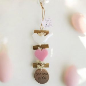 Guirlande de savons parfumés bergamote pour l'oiseau et rose pour le cœur