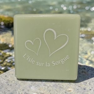 Savon-gravé-carré-125gr-parfum-verveine-double-coeur-nom-de-la-ville-lomaelle.jpg