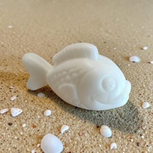 savon invité en forme de poisson blanc parfum Méditerranée fabrication française