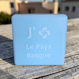 savon gravé carré 125 gr avec pays basque senteur écume fabrication française