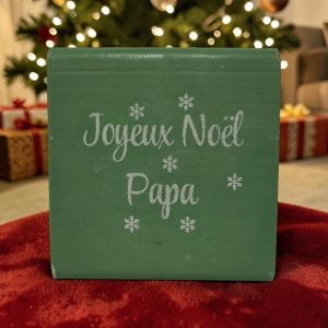 savon gravé joyeux noël papa senteur cèdre couleur vert